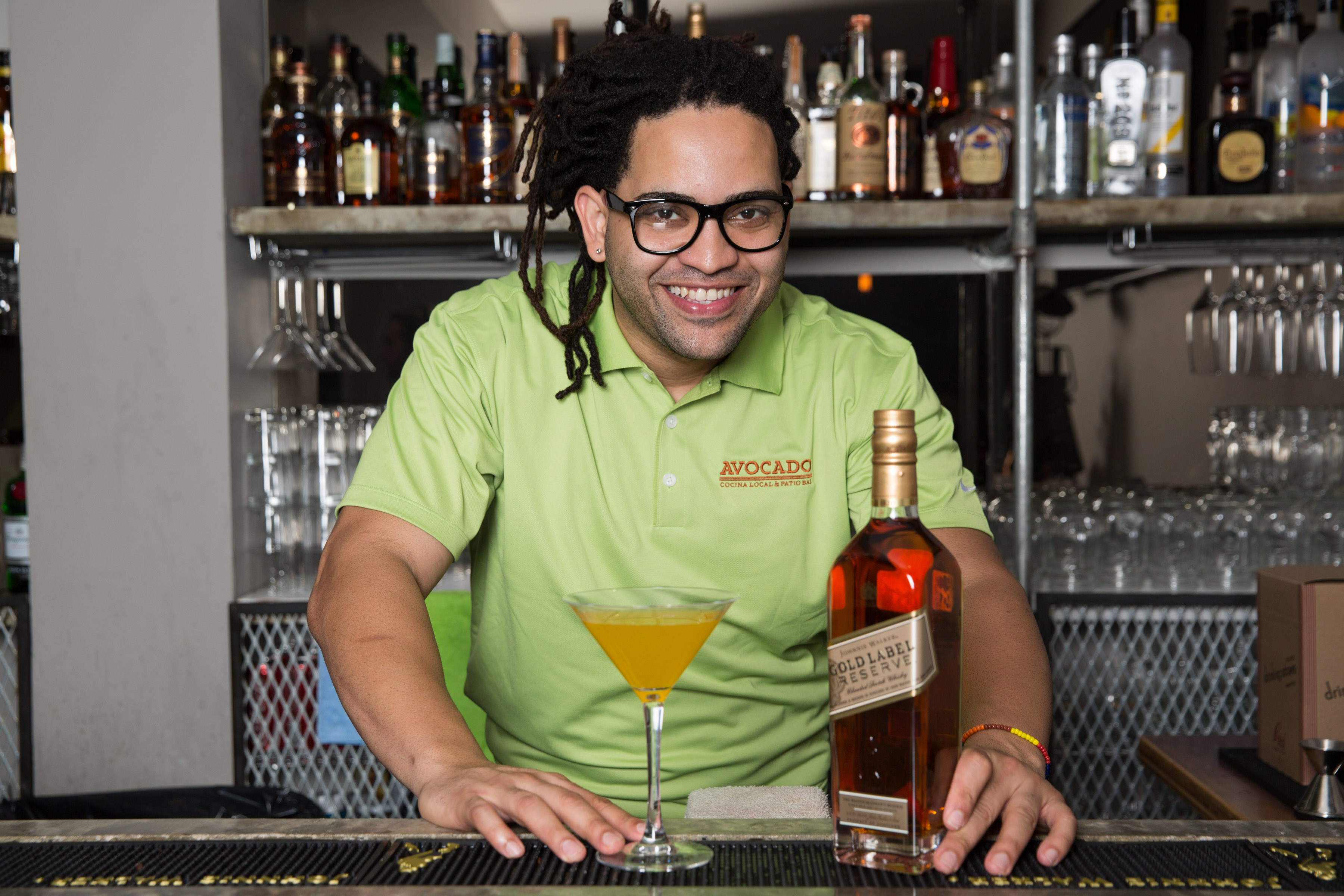 Jonathan Gonzalez, Bartender y creador del menu de cocteles